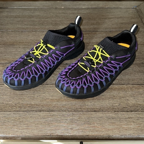KEEN Uneek SNK Bungee Sneakers - Picture 2 of 8